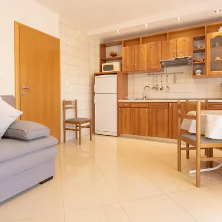 Baskovic Apartment *