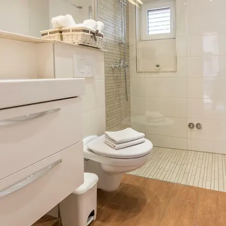 Baskovic Apartment Promajna